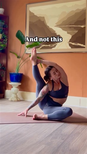 Julia The Yogi on Instagram: "Imagine a world where we’re forced to look at our tiny bits of imperfection. Our dimples, stretch marks, and body hair. We’re told to zoom in to that and focus on hiding our natural bodies and what they look like doing amazing things. What if we zoomed out? What if we focused on what our bodies are capable of, how resilient they are and how they carry us through this life doing amazing things for us. As a person who struggled with an eating disorder for nearly my en