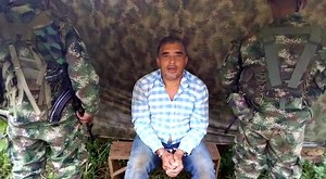 ATENCIÓN. El Arquitecto Carlos Ossa Velasquez, fue secuestrado en el corregimiento de Potrerito, zona Rural de Jamundí, por disidencias de las FARC. Esta es la prueba de supervivencia que fue enviada por miembros disidentes de las FARC. | CW Noticias