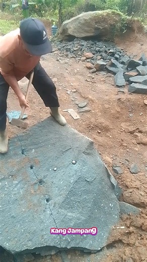 18K views · 58 reactions | NATURAL STONE Stone Cutting Technique Using a Chisel #natural_stone #naturalstone #tradisional_manufacture #back_to_nature #stone_quarry #stone #quarry #diy #tutorial | Kang Jampang | Facebook