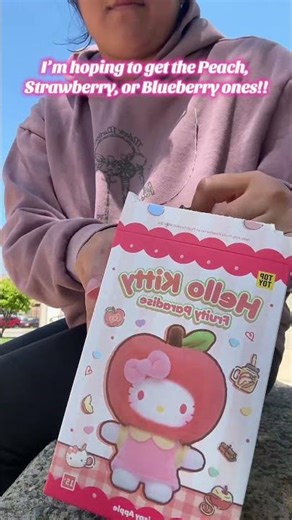 Unboxing my first Hello Kitty Fruit Paradise blind box #blindbox #hellokitty #fruit