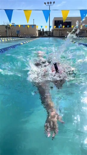 It’s such a simple thing but I forget to breathe sometimes. Not just swimming but in general. Then I breathe and the whole world changes including myself #swimstory #swimmer #swim #swimming #swimtraining