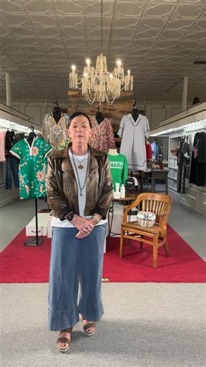 ✨ LIVE Tonight: Newest Arrivals from Our Newest Collections! ✨ Sit back, relax, and let’s shop! 🛍️💃 | encore Moberly