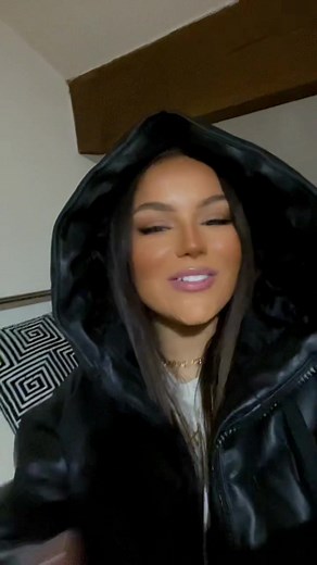 Stylish Presentation in Black Leather Jacket Outfit