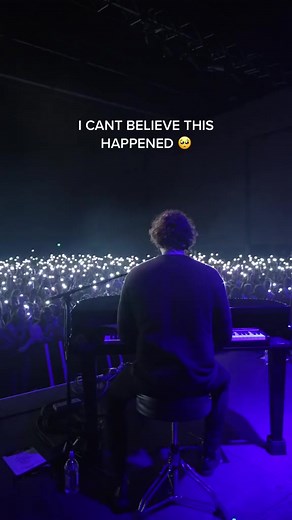 1.6M views · 75K reactions | WE DID IT THE SONG IS A HIT!!! THANKYOU  | Dean Lewis | Facebook