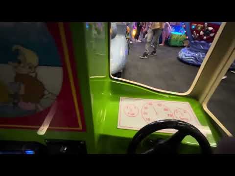 Falgas london bus en el chuck.e cheese de la Florida #kiddierides