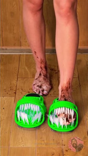 Kirden Kurtulun: Sihirli Terliklerimizle Köpük eğlencesi! 🧼✨ #shorts