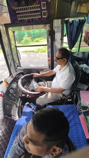 ࿗ OПEПESS ࿗ on Instagram: "അനിയൻകുഞ്ഞേട്ടൻ 🤗❣️ #léo #roar #onenesstravels Follow:@oneness_gallery #onenesstravels #garage74 #kingbull #villain #celebration #matrix #togetherweareoneness #warriorofcampus #kerala #tourist #bus #queen #reels #explore #viral #godsowncountry #onenessgallery"