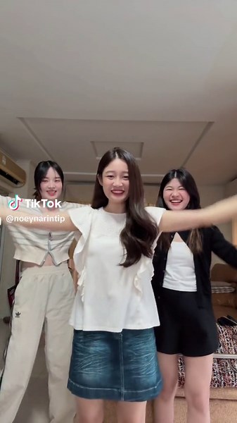 Tiramisu Cake Recipe: Finger Dance & Singing by Ning and Jeneyn