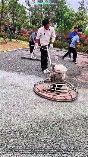 Polishing Perfection: How Concrete Smoothing Machines Shape Modern Infrastructure