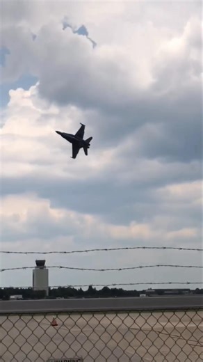 Checkerboards never bring it weak 🔥🇺🇲 #aviation #jets