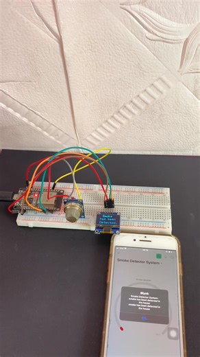 2.4K views · 23 reactions | Détecteur de fumée IoT avec ESP32 : Affichage en temps réel et alerte par e-mail. #Arduino #ESP32 #ProjetDIY #Électronique #Domotique | Méchant Circuit | Facebook