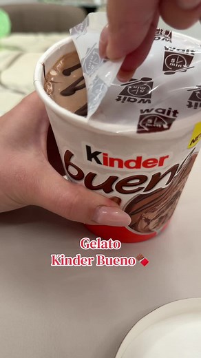 Gelato Kinder Bueno recipe: creamy Kinder Bueno gelato