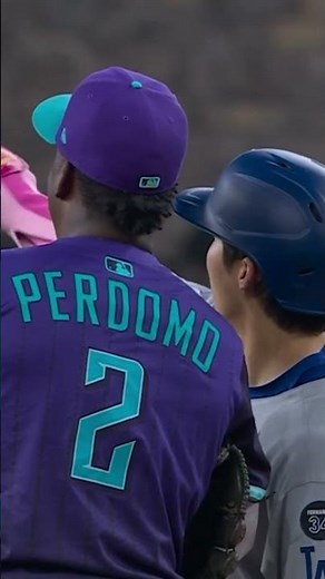Hyeseong Kim and Geraldo Perdomo have become fast friends during this Dodgers/D-backs series 🤣👏