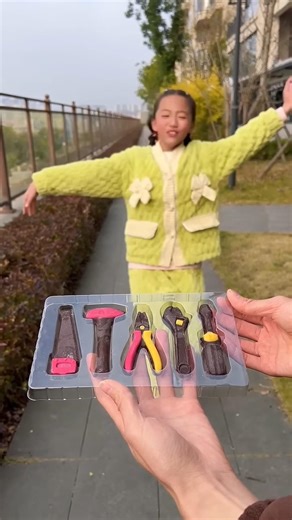 طفل يحصل على الحلوى وسوف أقول شكرا لك #funny #bushcraft #comedy #backyardigans