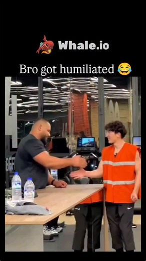 Inflyta on Instagram: "The instagram reel of a viral gym arm-wrestling video where a lean man in an orange safety vest swiftly pins a bulkier opponent's arm, amassing 21k likes and 954k views in two days by contrasting functional strength with gym-built muscle. Viewer replies split on whether the winner cheated via body leverage, yet many praise "real" grip power from manual labor, aligning with a 2025 study finding similar handgrip strength distributions between weight trainers and loaders. Thi