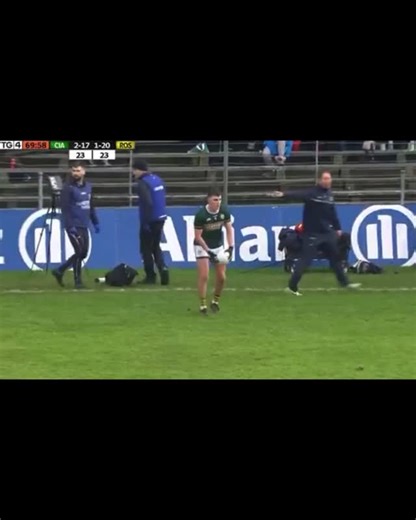 Kerry v Roscommon. Tomas Kennedy’s score to win the game in the very last second of play - the ‘hooter’ score. Great catch in fairness. Memorable one. Scorers for Kerry: D Clifford 1-8 (1-0 pen, 1 2pt, 1m, 1f), T Kennedy (1-3, 1m), M Burns (0-2), T Morley, A Heinrich, J O’Connor, T Brosnan, S O’Shea (mark) (0-1 each). 🎥: TG4 | Kerry Franchise