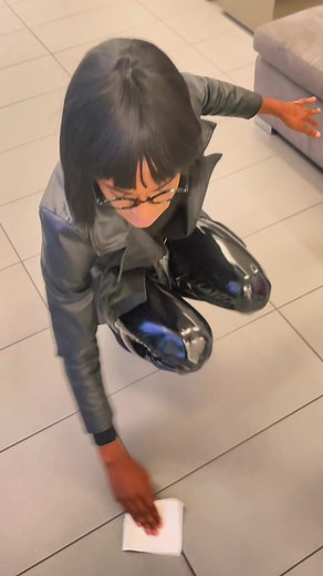 My patience couldnt evan last Showing @theylovejarrell another room to the mansion. #khiankb #edno #edna #cosplay #incredibles #comedу #funny