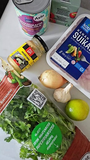 Ihan järjettömän hyvä ja helppo kookos-kanakastike resepti