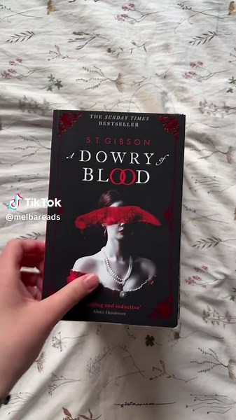 Sapphic Fantasy: Must-Read Vampire Books