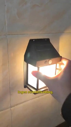 🌞 Lys opp nettene dine – solcelledrevet og smart! Solcelledrevet vegglampe med bevegelsessensor – 50 % rabatt! ✨ Hvorfor denne lampen lyser sterkere: • 🌞 Solcelledrevet – lades om dagen, lyser hele natten • 🚶 Smart bevegelsessensor – lyser automatisk når den registrerer bevegelse • 💡 3 lysmoduser – tilpasser seg dine behov • 🌧️ Værbestandig IP65 – tåler regn, snø og varme 🎁 Hvite og svarte alternativer – enkel installasjon! ⚡ Begrenset tid – oppgrader til et smart hjem! 👉 Trykk for å hand