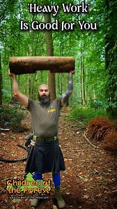 Heavy work is one of the most powerful things children can do in the woods. Carrying logs, digging, dragging and climbing all give their bodies the chance to use big muscles in meaningful ways. These kinds of activities regulate the nervous system, build strength and support physical development. They also help children build resilience to effort in a way that feels natural and enjoyable. In classrooms heavy work is often missing, but at Children of the Forest, it is everywhere. #ForestSchool #O