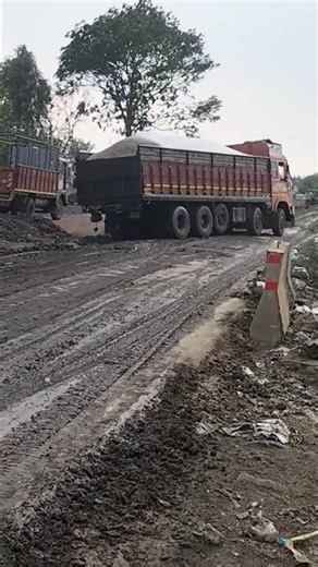 wait & watch #trucklovers #automobile #original #truckdriving