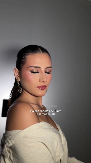 Maquillador Profesional en Piura: Agenda tu Cita con Israel Juárez