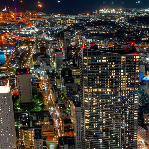 空から見るみなとみらいの夜景が美しすぎた🌃