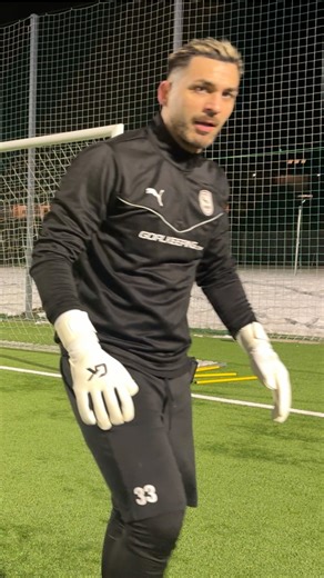 Demsa Cristian on Instagram: "GK Lateral Speed & Reaction Drill This drill improves: • ⚡ Reaction speed • 🧤 Clean handling • 🦵 Explosive lateral movement • 🔁 Fast recovery between saves • 🧠 Focus under fatigue 🧤 -30% OFF Use code DEMSA33 Wearing Code Zero 2.0 EVO gloves 🧤 👉 Gloves link in bio Powered by @goalkeepingcom & @goalkeepingcom www.goalkeeping.com #speed #skipping #highdive #goalkeepingcom #goalkeeper #drill"