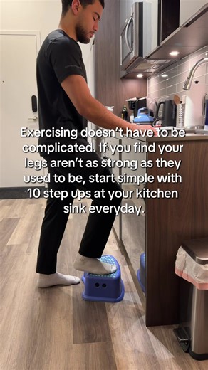 Exercise doesn’t need fancy equipment to work. Step-ups at the kitchen sink are a simple way to get stronger and move better. Start simple and build from there. #kneepain #kneesurgery #physiotherapy #physicaltherapy … (Not individualized medical advice. If you’re experiencing severe pain, numbness, or instability, get checked by your healthcare provider)
