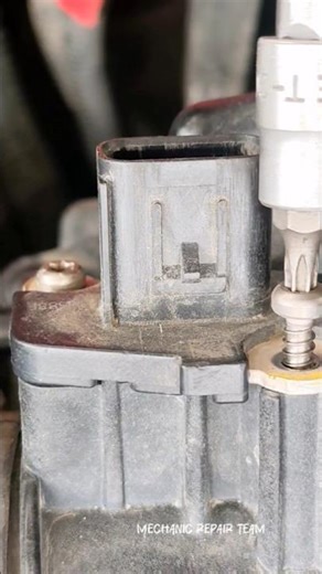 Engine MAF sensor open and cleaning 😊👍 #shorts