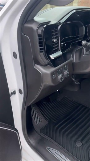 Chevrolet Silverado interior video