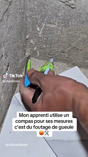 Problème d'outils sur le chantier : Utilisation du compas