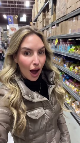 Shopping at the world’s largest candy store!! You won’t believe what I found 😱