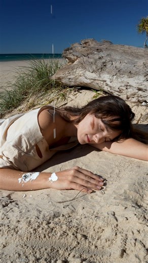 Seagull Poop Survival Hack 🥥🔥 #survival #Outdoors #fyp #explore Washed up on the beach, got pooped on by a seagull… so I made survival soap from a coconut ash to clean it off 🥥😂 | Minsi Outdoors Beachcraft