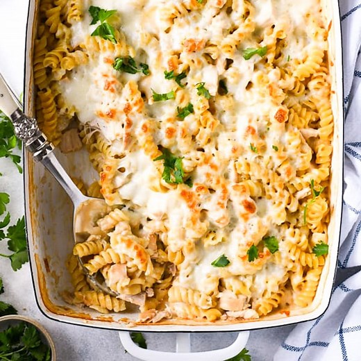 Chicken Alfredo Casserole (Dump-and-Bake!)