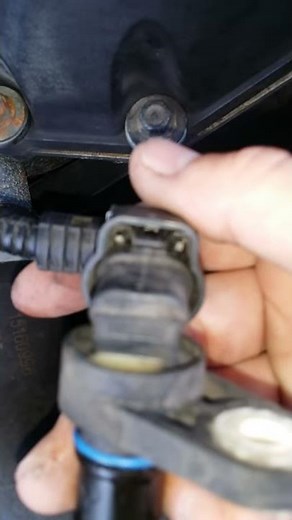 2002 through 2005 Chevy Trailblazer camshaft sensor replacement