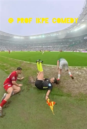 This is not fair for the poor lady 😹😹#funny #viral #fyp #trending #footballfans