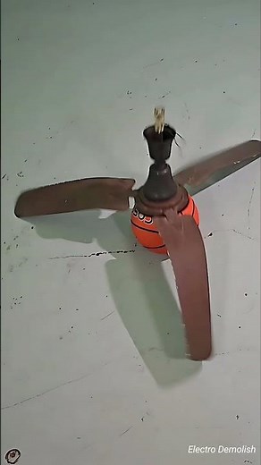 "Baseball + Ceiling Fan = INSANE BOUNCE! 🏀⛹️ 🤣😂#kipasmurah #ceilingfan #fyp #facts#funny