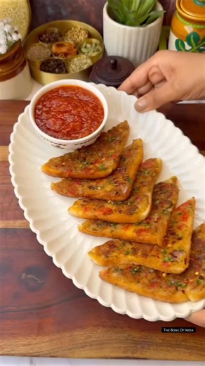 The Bowl Of India on Instagram: "Bread Aloo Toast For Breakfast😍 Save it to try later❤️ Ingredients :- Boiled Aloo - 3 Chopped Onion, Tomato Green Chillies Coriander Leaves Salt & Pepper Powder Maggi Masala Bread Butter #foodiesfood_court #dahitoast #trending #viralreels #trendingreels #breakfastrecipes #healthy #snacks #easyrecipes #recipe #eveningsnacks #indianfood #explorepage #viralvideos #easybreakfast #healthyrecipes #kids #lunch #breadtoast #breakfast #sandwich #alootoast #potato #viral