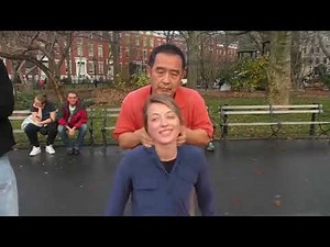 Luodong Massages White European Woman At The Park