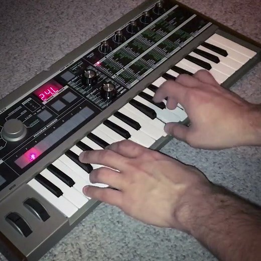 Wonderful Christmastime (Paul McCartney Synth Cover)