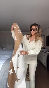 Noticed this set from last year is back in stock!!! Also I am still obsessed w these sunglasses! one of my favorite pairs I own for sureeee SHOP HERE - https://liketk.it/4Xprt | The Sweetest Thing