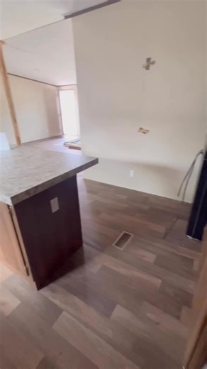 Don’t miss out on The Triumph at $110K🤩 With 2,001 sq. ft. of space, this 5-bedroom, 3-bathroom home delivers incredible value for families who want room to grow. Call Brandi Taylor at 254-366-7186 to schedule your private tour #TheTriumph #hometour #texashomes #manufacturedhomes #affordableliving #dreamhome #familyhome RI37278 | Erich's Manufactured Homes Super Center