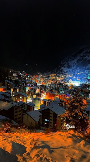 Rusheey🥀 on Instagram: "Loving you was the best and worst thing happens to me❤️‍🩹 even if this love scares me a lot, it hurts like a hell, Love Hurts Love Heals mine love is only keep hurting me again and again. It breaks my hearts a million times I' II still be loving you with those bleeding pieces I won't stop loving you even you can't love me the way I wanted. I really miss you and it breaks my heart into thousand pieces. Your absence kills me but the fact is that you won't come. I MISS YOU