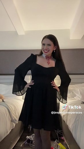 Sweeney Todd time 🩸🥧♥️ #nyc2023 #broadway #theatre #musicaltheatre #musicals #musical #sweeneytodd #sweeneytoddthedemonbarberoffleetstreet #sweeneytoddbroadway #sweeneytoddmusical #stephensondheim #sondheim