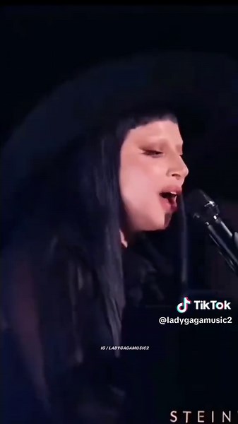 Lady Gaga performing Shallow, her voice is impressive 🖤 . . #ladygaga #gaga #ladygagavideos #ladygaganews #shallow