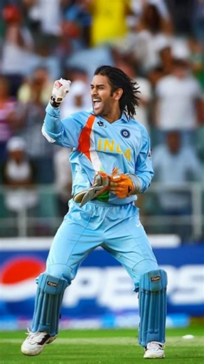 RONAK BHARVAD 🏏 on Instagram: "Meme History & Origin:- On October 4, 2018, a behind-the-scenes momentfrom a commercial shoot at Juhu Beach in Mumbai went viralfor all the wrong reasons. The legendary Bollywood actorAmitabh Bachchan, known for his composure and professionalism, was caught in a tense moment when a makeup artist accidentally sprayedhairspray into his eyes. The iconic moment showed the veteran actor expressing his displeasure, but what reallycaught the attention of the internet was