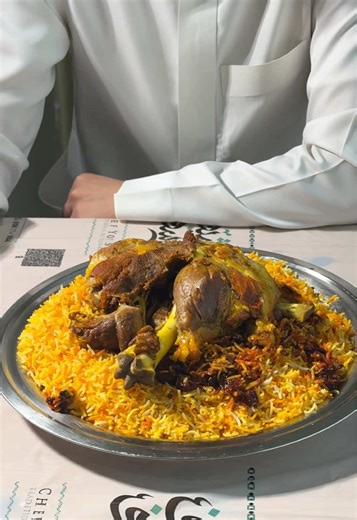 من أقوى وألذ المطاعم في القطيف 🔥 مطعم الشيف يوسف مندي اللحم اللذيذ والخطير😮‍💨👌🏻 طعم يستاهل التجربة وعودة أكيدة 🤩 #الشيف_يوسف #مندي #لحم #اكل #مطاعم