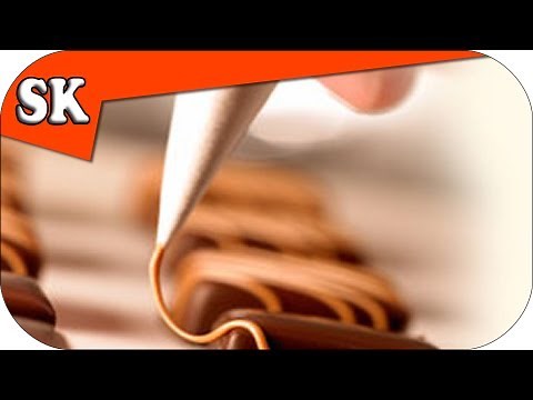 MAKE YOUR OWN PIPING BAG - Homemade Icing Bag